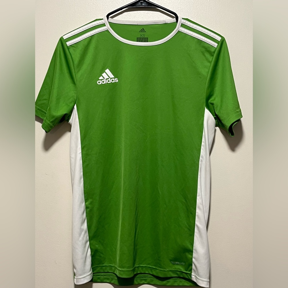 Adidas shirt sleeve shirt